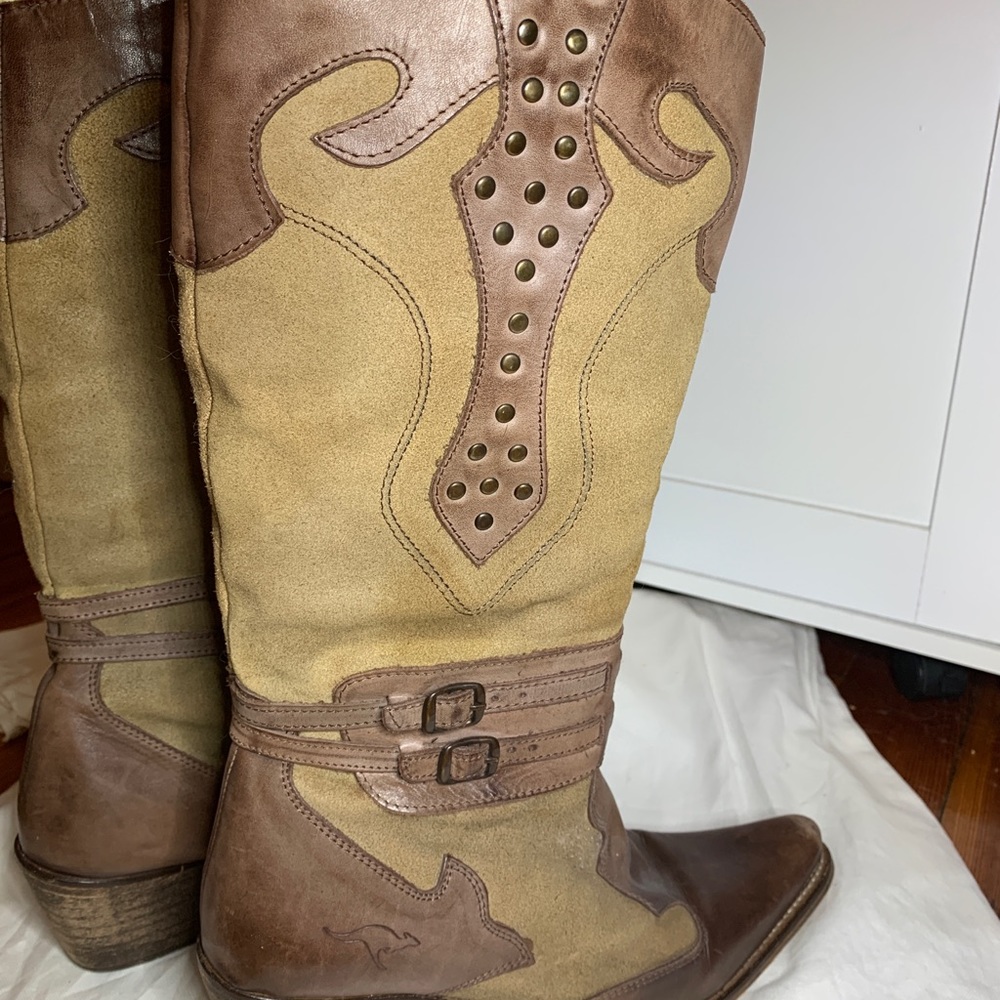 Kangaroos Suede/Leather Detailed Cowboy Boots 10